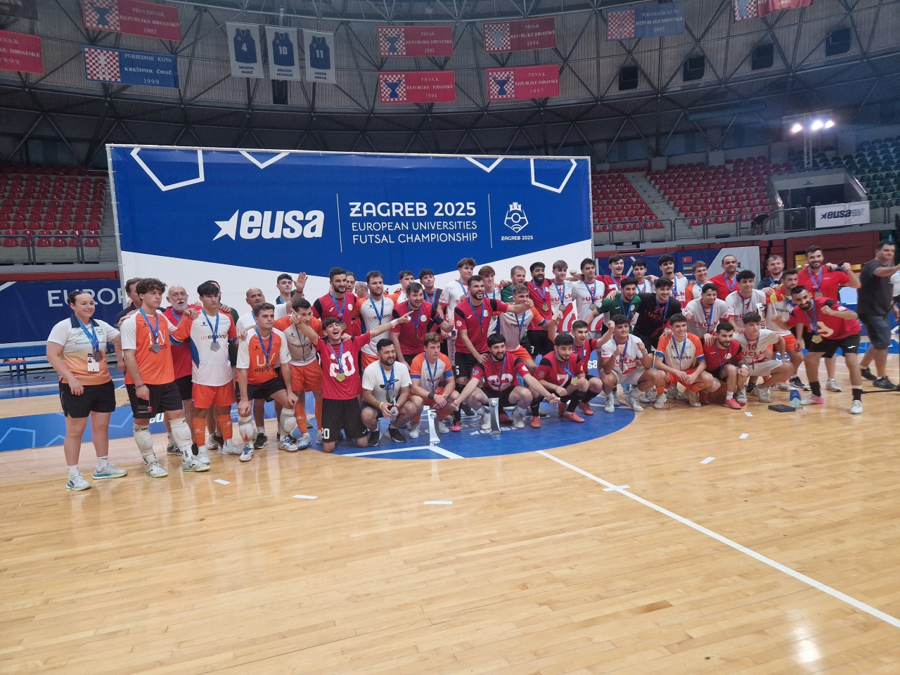 Azərbaycanlı tələbələr Avropa Universitetləri Futzal Çempionatının qalibi olub - FOTOLAR